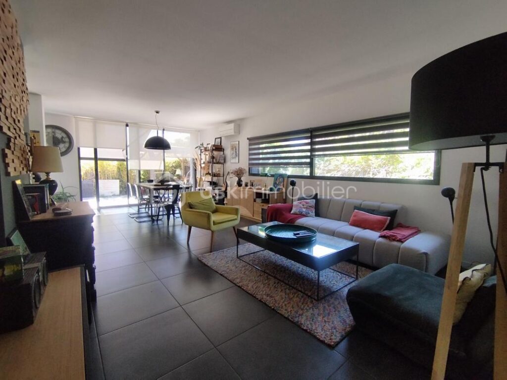 VILLA 3 FACES – 4 CHAMBRES – PISCINE – TOULOUGES – 5 pièces – 4 chambres – 119 m²