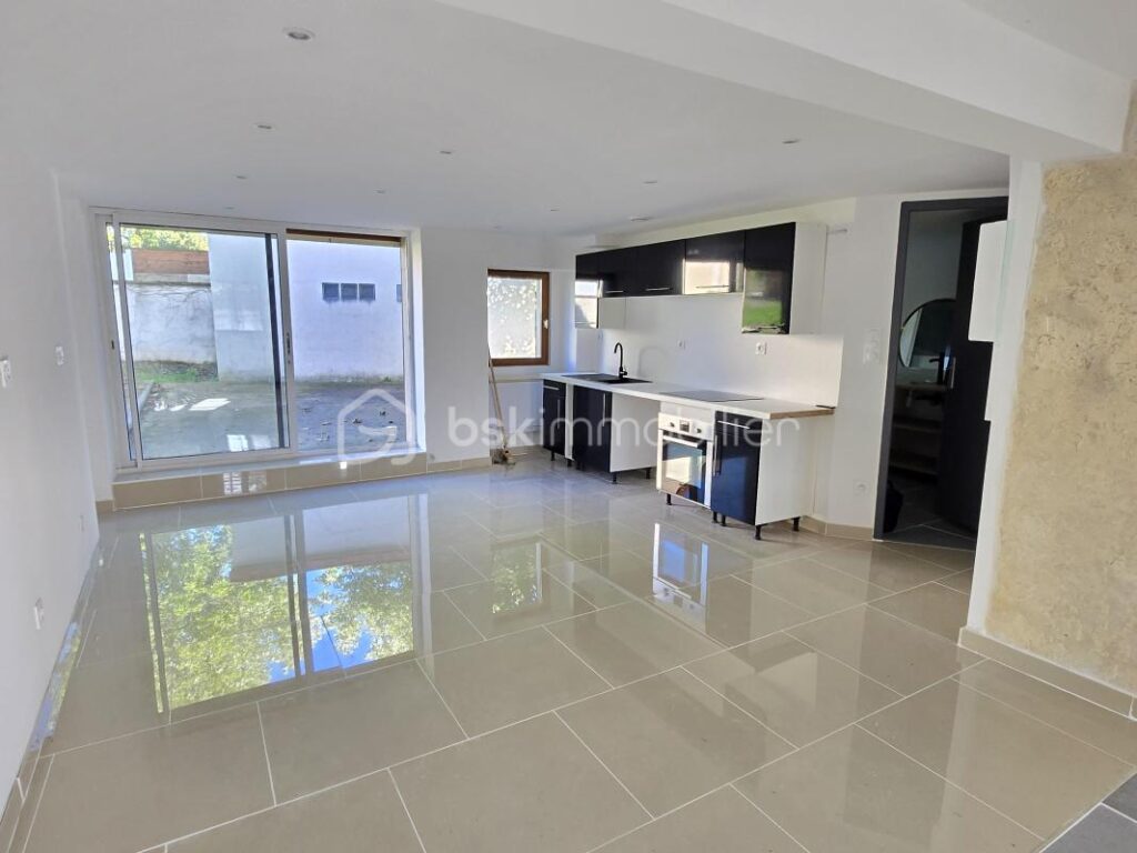 Magnifique Maison de village de 133m² à Saint Léger des Vignes – 6 pièces – 5 chambres – 133 m²