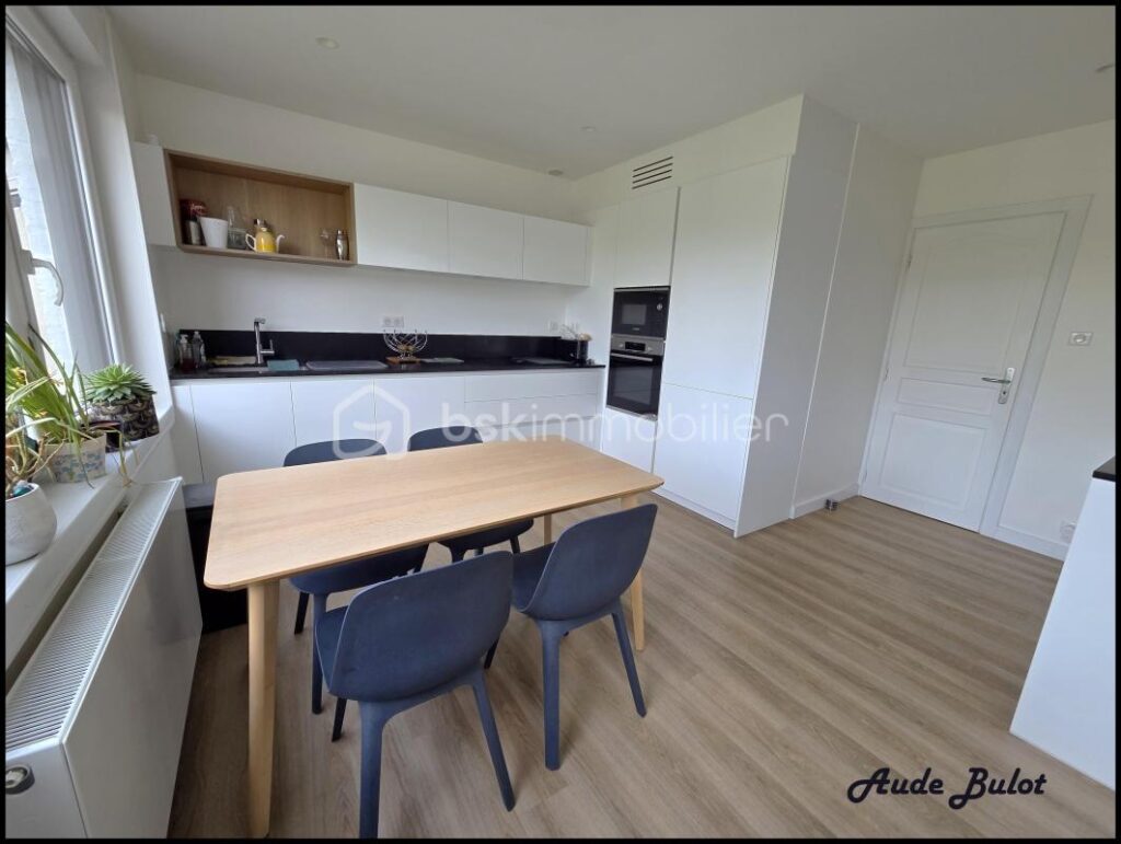 Charmante maison bel étage de 118 m² sur parcelle de 400 m² – Confort et qualité de vie – 6 pièces – 4 chambres – 118 m²