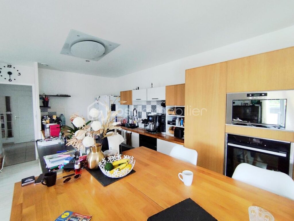 Villa avec piscine – 6 pièces – 4 chambres – 132 m²