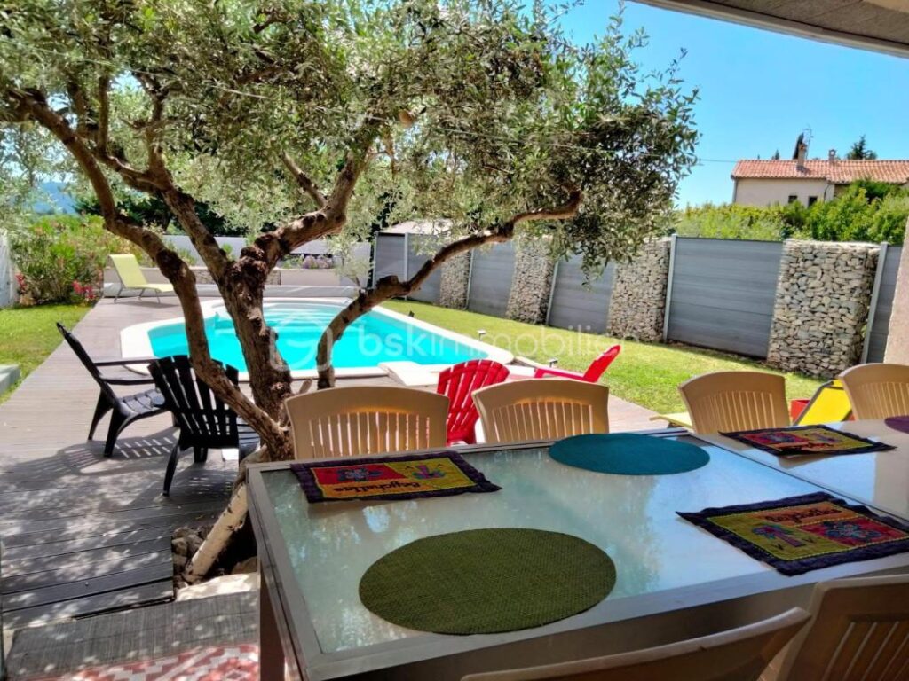 Maison traditionnel Type T5 avec piscine et très belle vue – 5 pièces – 4 chambres – 115 m²