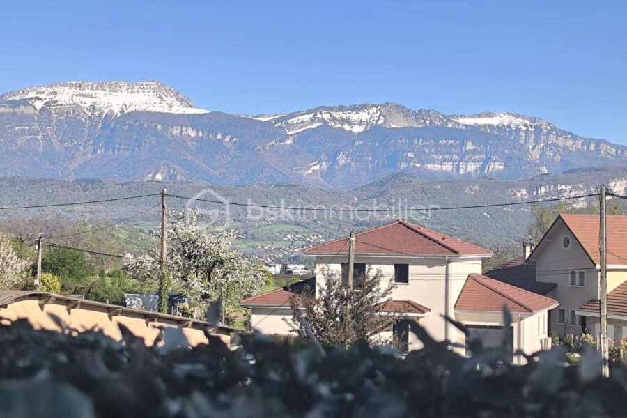 Maison à vendre à Voiron — Vue montagne — photo 1