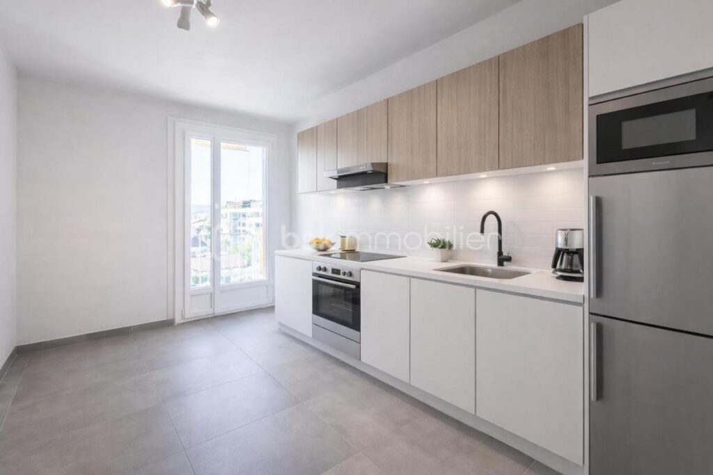 Joli 4 pièces en étage élevé avec vue panoramique / Cave + Parking commun / Garage en sus – 4 pièces – 2 chambres – 82 m²