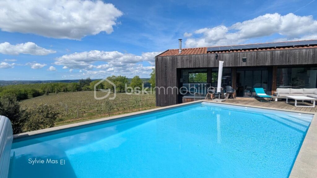 Propriété contemporaine avec vue panoramique – piscine – 7 pièces – 6 chambres – 204 m²