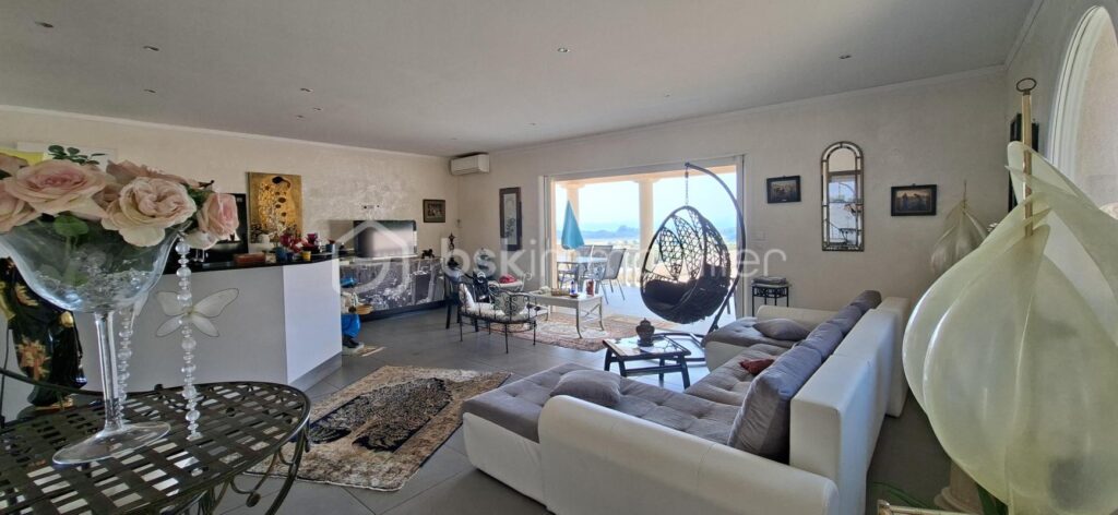 Maison contemporaine avec vue panoramique, résidence côtière Grosseto-Prugna – 3 pièces – 2 chambres – 87 m²