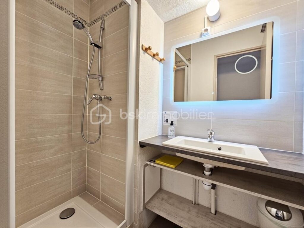 **EXCLUSIVITÉ – Studio avec coin cabine – Vue montagnes exceptionnelle** – 1 pièce – NR chambres – 21 m²