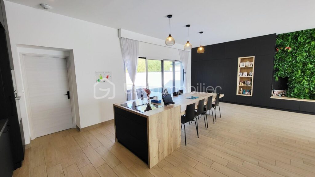 Maison plain pied tout confort – 6 pièces – 4 chambres – 156 m²