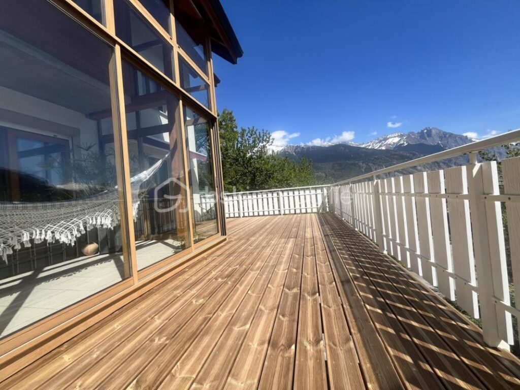 Maison contemporaine 5 pièces 180m² Saint Jean de Maurienne – 5 pièces – 4 chambres – 180 m²