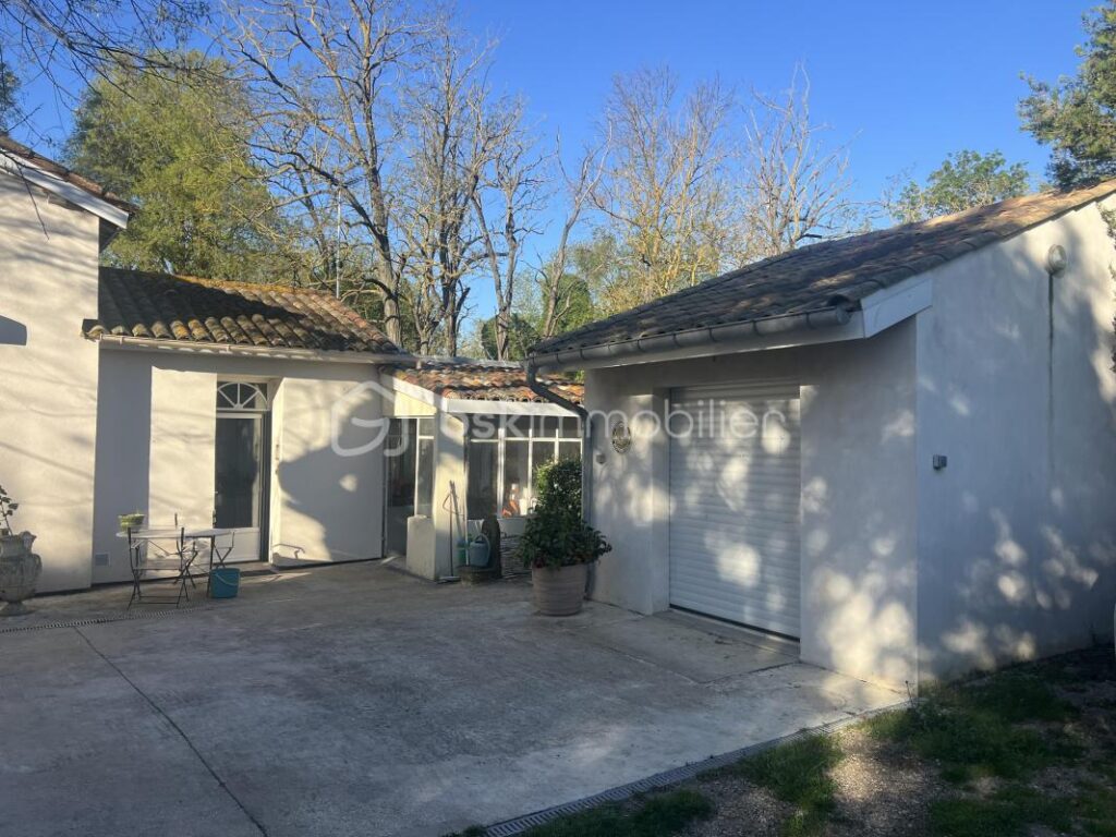 MAISON ATYPIQUE DE 90M² – 4 pièces – 2 chambres – 90 m²