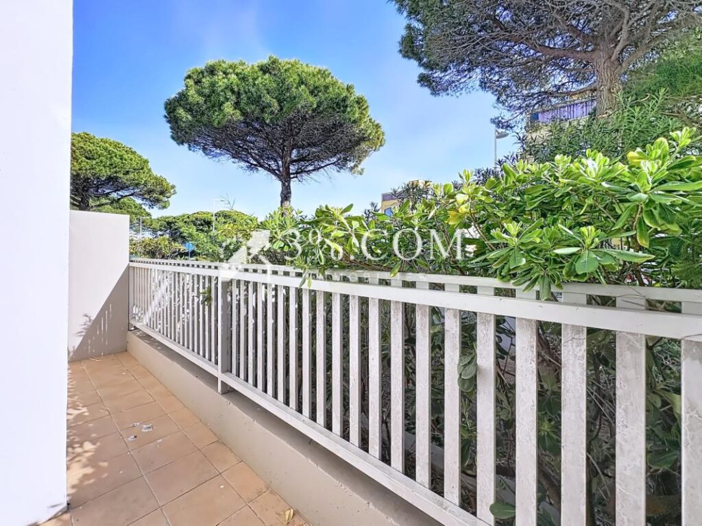 T2 rdc avec charmante terrasse, parking privé & local à vélo – 2 pièces – 1 chambre – 31 m²