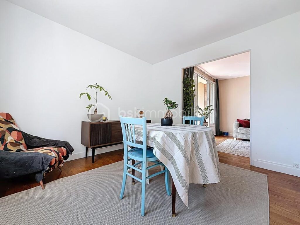 Appartement T4 de 68m2 au DERNIER ÉTAGE avec balcon et cave – 4 pièces – 2 chambres – 68 m²