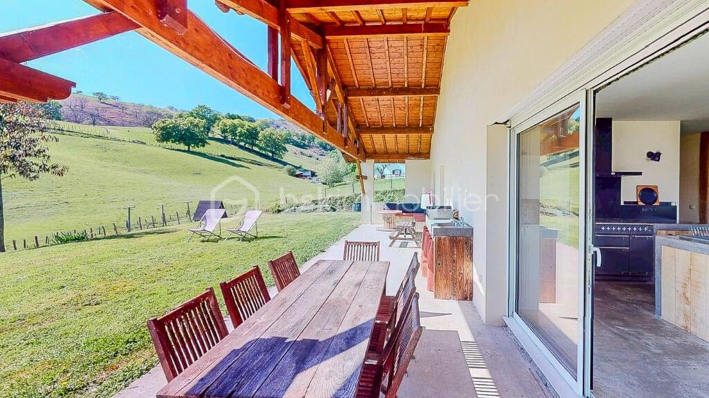 Maison de plain-pied de 2015 avec un T2 indépendant – 7 pièces – 4 chambres – 201 m²