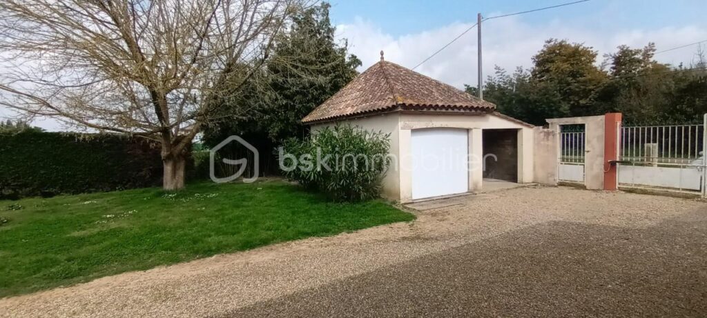 Maison familiale – 11 pièces – 8 chambres – 231 m²