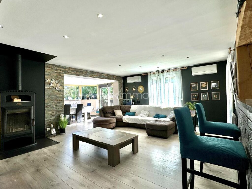 Fublaines – Maison d’architecte 200 m² + potentiel 250 m² – Terrain 3 500 m² – 8 pièces – 5 chambres – 192 m²