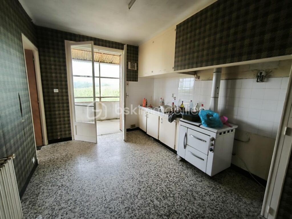 Maison avec vue panoramique sur la campagne gardoise – 4 chambres, dépendances et grand terrain arboré – 5 pièces – 4 chambres – 105 m²