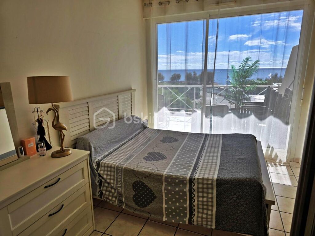 A saisir, Appartement front de mer T3 – 95m², terrasse 30m², parking + cave, dans résidence de haut standing, secteur prisé du Rouet – – 4 pièces – 2 chambres – 95 m²