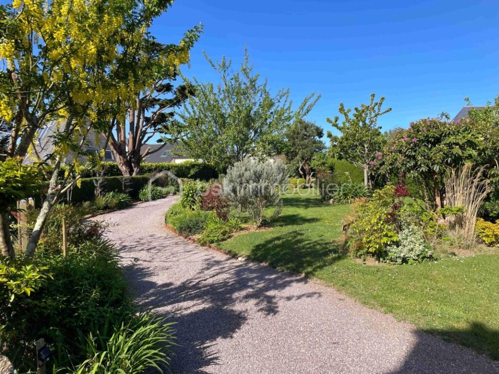 En impasse, vue mer – 3 pièces – 1 chambre – 69 m²