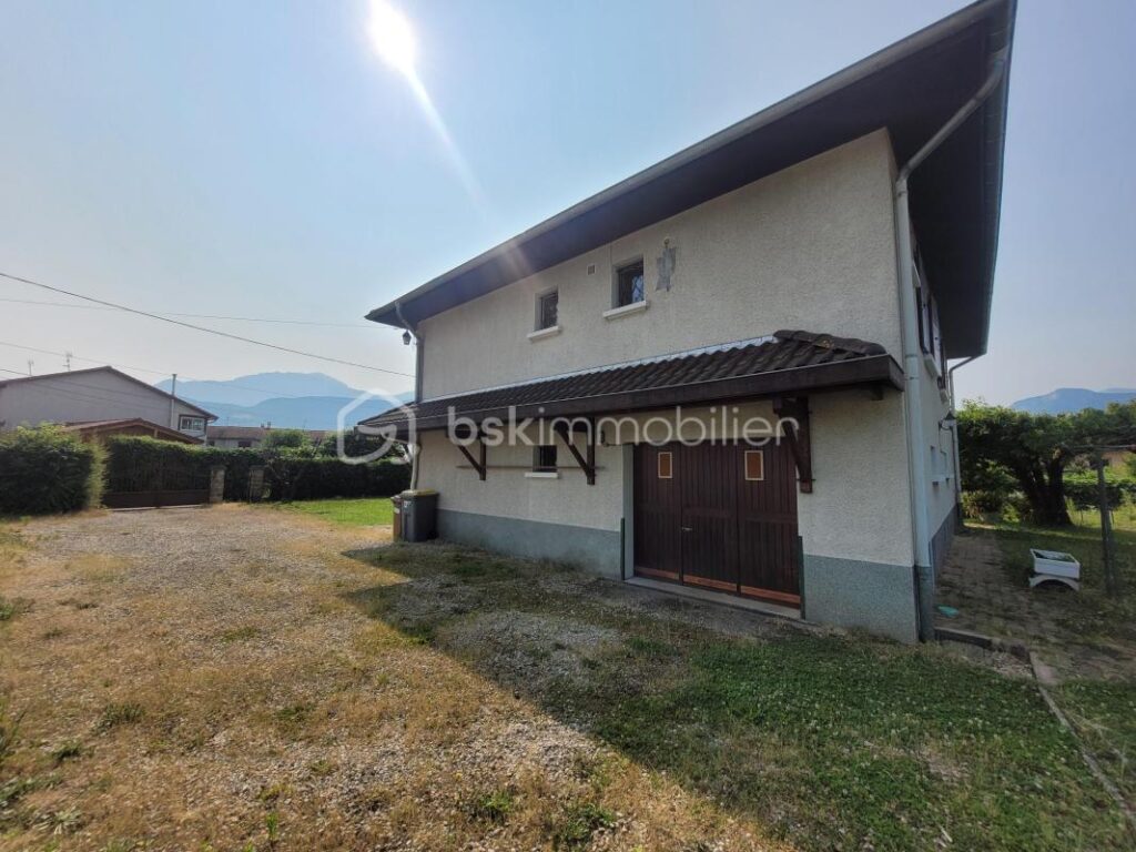 Saint Jean de Moirans Maison Individuelle 380 000 € – 6 pièces – 4 chambres – 180 m²