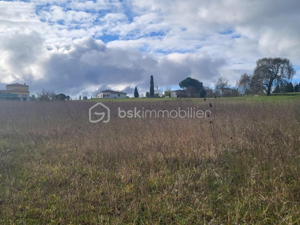 TERRAIN CONSTRUCTIBLE A CALIGNAC- 2997 m² – NR pièces – NR chambres – 2997 m²