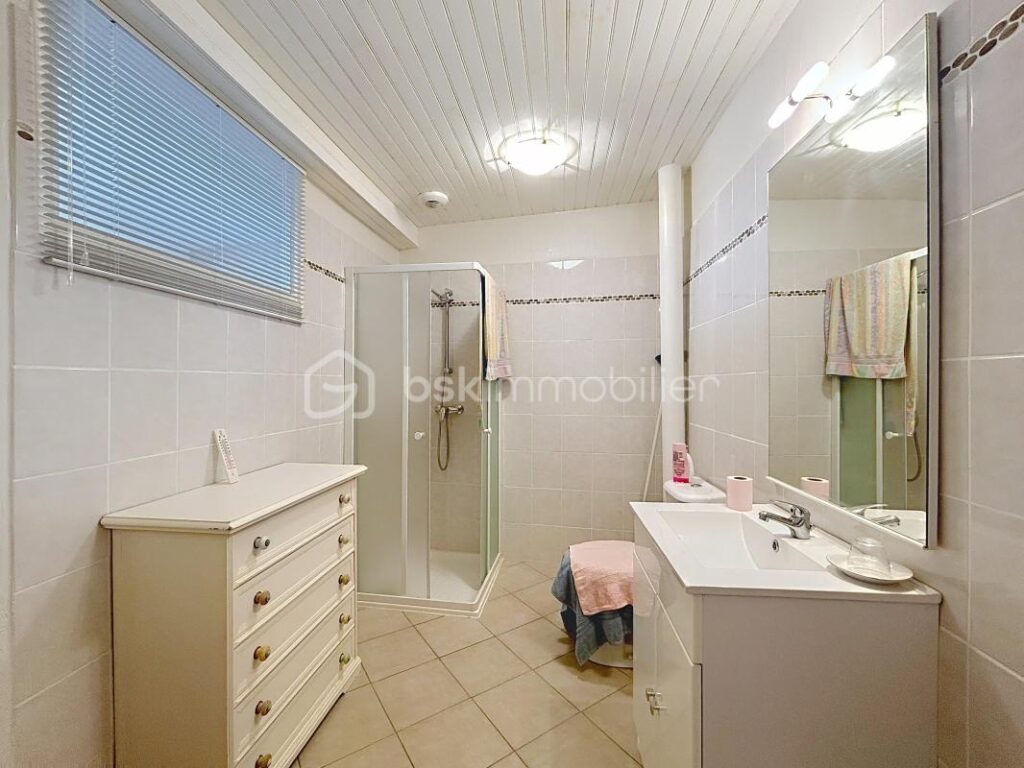 Maison à saisir – 4 pièces – 1 chambre – 85 m²