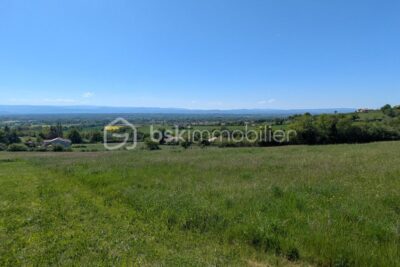 FERME RENOVEE AVEC 1Ha – 4 pièces – 3 chambres – 150 m²