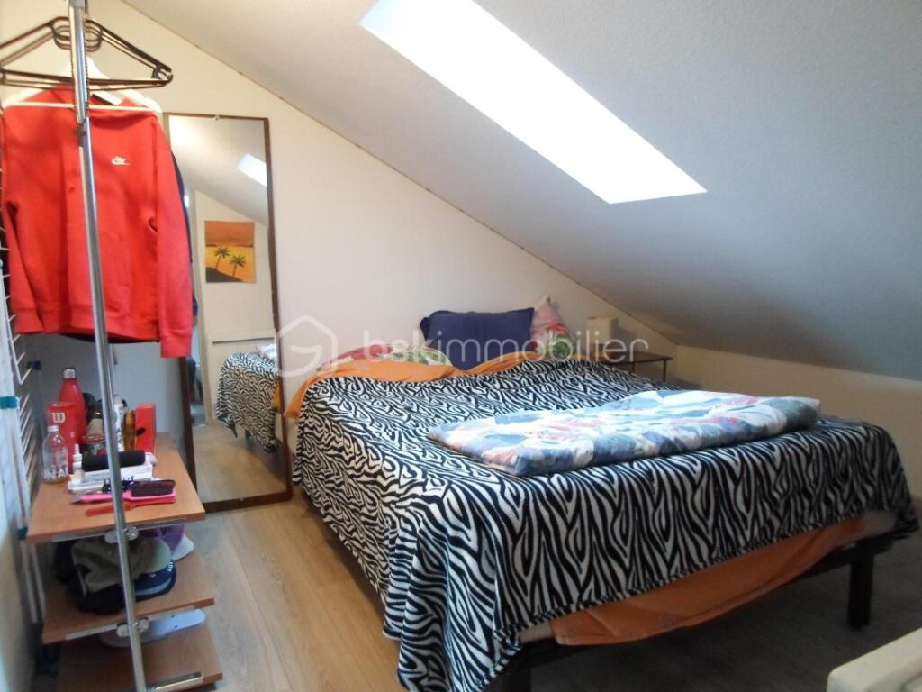 MONTBÉLIARD, AU CALME, A 2 PAS DU CENTRE VILLE DANS SECTEUR RECHERCHÉ, BEL APPARTEMENT TYPE T2 (1 CHAMBRE), CLIMATISÉ ET TOTALEMENT RÉNOVÉ – 2 pièces – 1 chambre – 36 m²