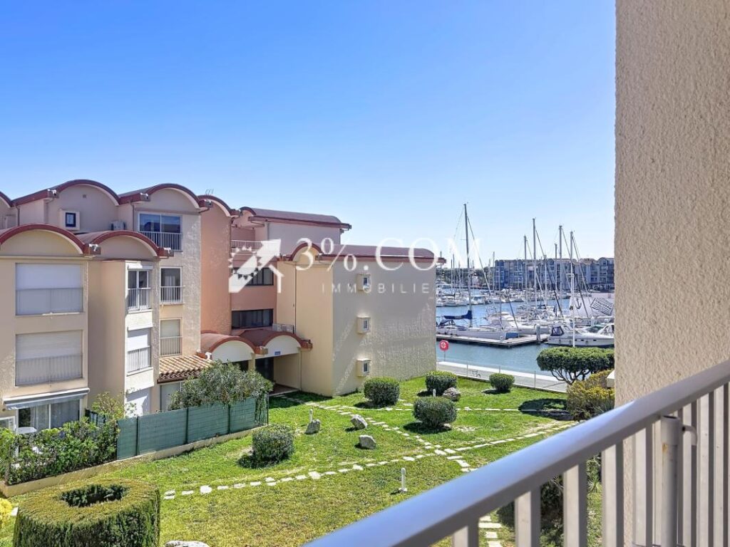 Appartement 2 pièces, balcon, vue port & place de parking, R – 2 pièces – 1 chambre – 24 m²