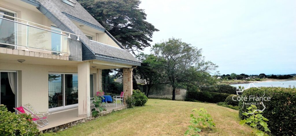 Appartement duplex exceptionnel – 170 m2 face à la mer dans – 6 pièces – 4 chambres – 170 m²