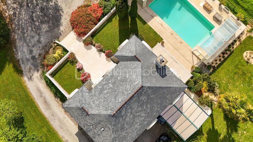 Maison d’exception de 200 m² avec piscine et domaine de 15 000 m² – Cadre naturel préservé – Le Mesnil-Roch (axe Rennes-Saint Malo) – 9 pièces – 5 chambres – 200 m²
