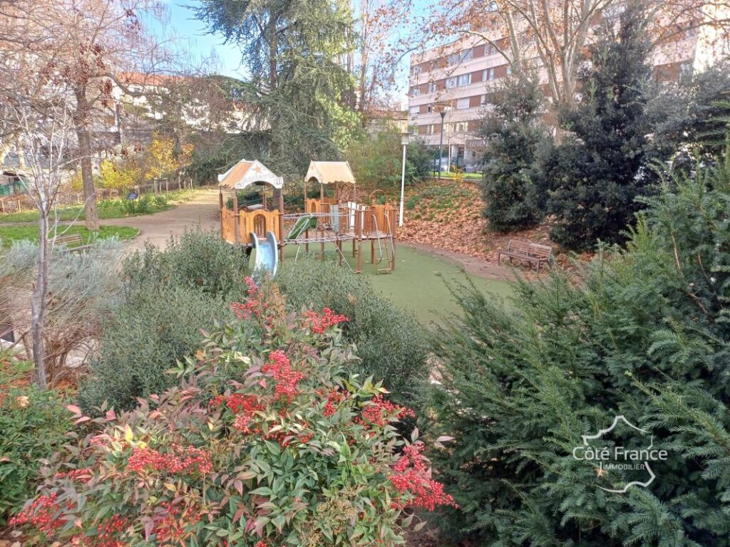 Appartement LYON 8 – 4 pièces – 2 chambres – 63 m²