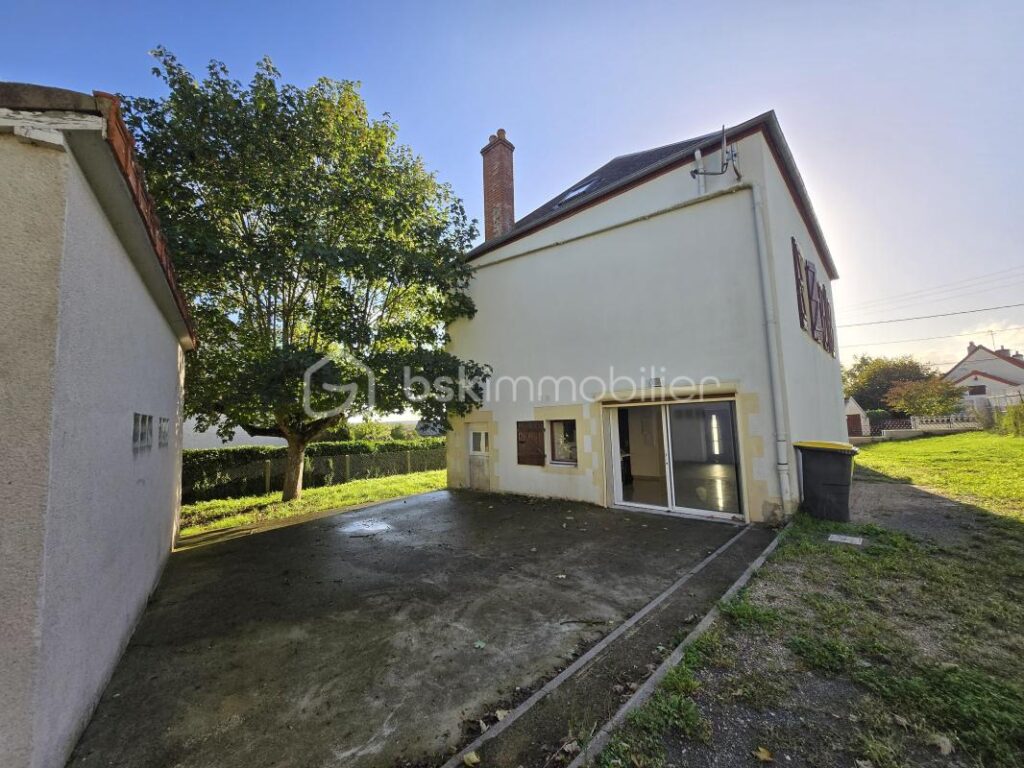 Magnifique Maison de village de 133m² à Saint Léger des Vignes – 6 pièces – 5 chambres – 133 m²