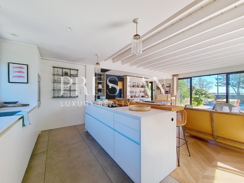 Maison – 4 pièces – 3 chambres – 138 m²