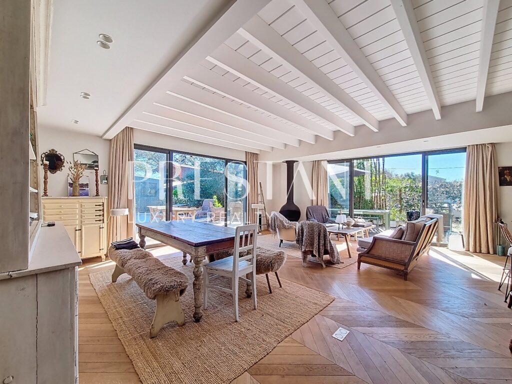 Maison – 4 pièces – 3 chambres – 138 m²