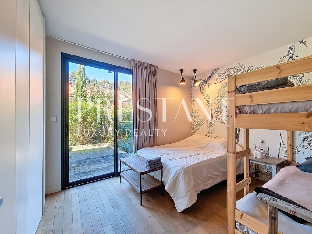 Maison – 4 pièces – 3 chambres – 138 m²