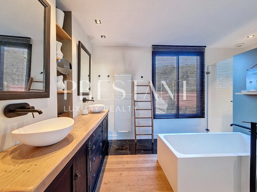 Maison – 4 pièces – 3 chambres – 138 m²