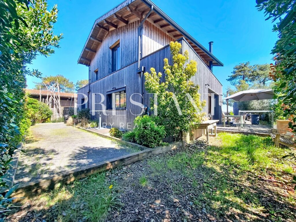 Maison – 4 pièces – 3 chambres – 138 m²