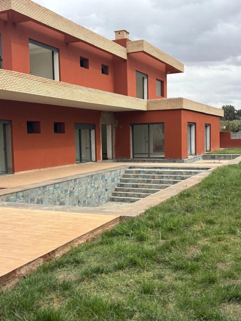 ✨ Sunset Valley Marrakech — Là où le style rencontre le confort – 5 pièces – NR chambres – 365 m²