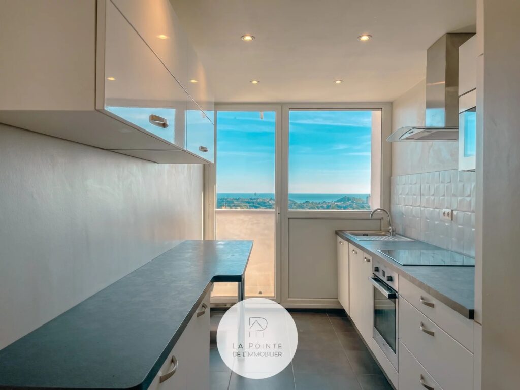 Appartement T4 à Saint-Brieuc avec vue imprenable sur la baie et la ville – 4 pièces – 2 chambres – 73.57 m²