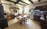 MAISON DE VILLAGE 210 M2 – TERRAIN 868 M2 – 8 pièces – 3 chambres – 210 m²