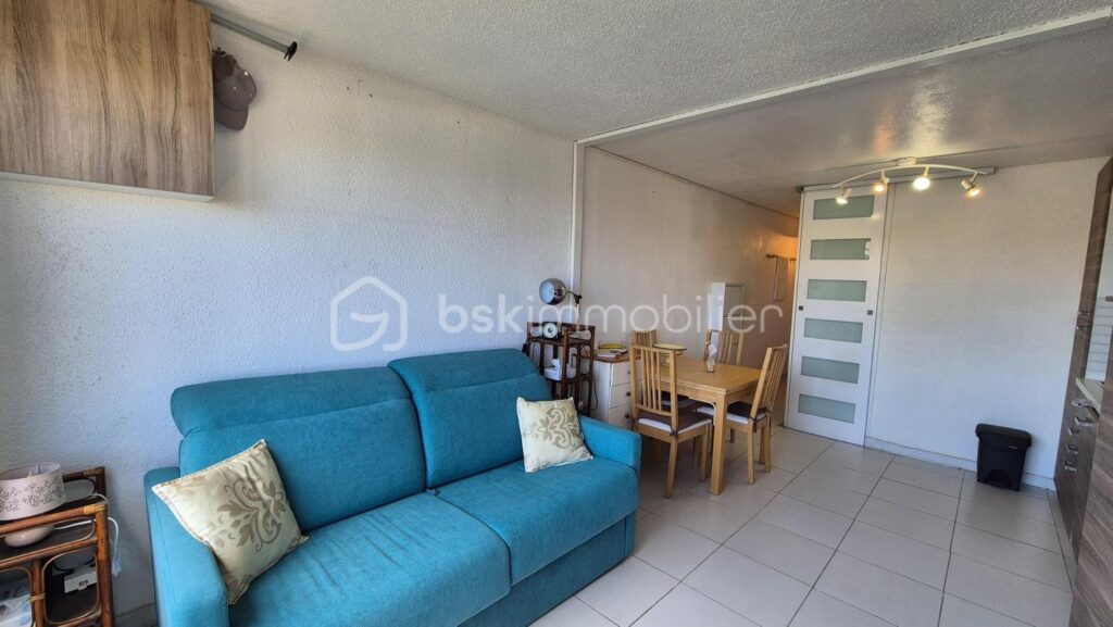 A VENDRE APPARTEMENT STUDIO CABINE DE 26M² A SAINT CYPRIEN PLAGE – LES CAPELLANS – PARKING PRIVE – PISCINE – PROCHE DE LA PLAGE ET DES COMMERCES – 1 pièce – NR chambres – 26 m²