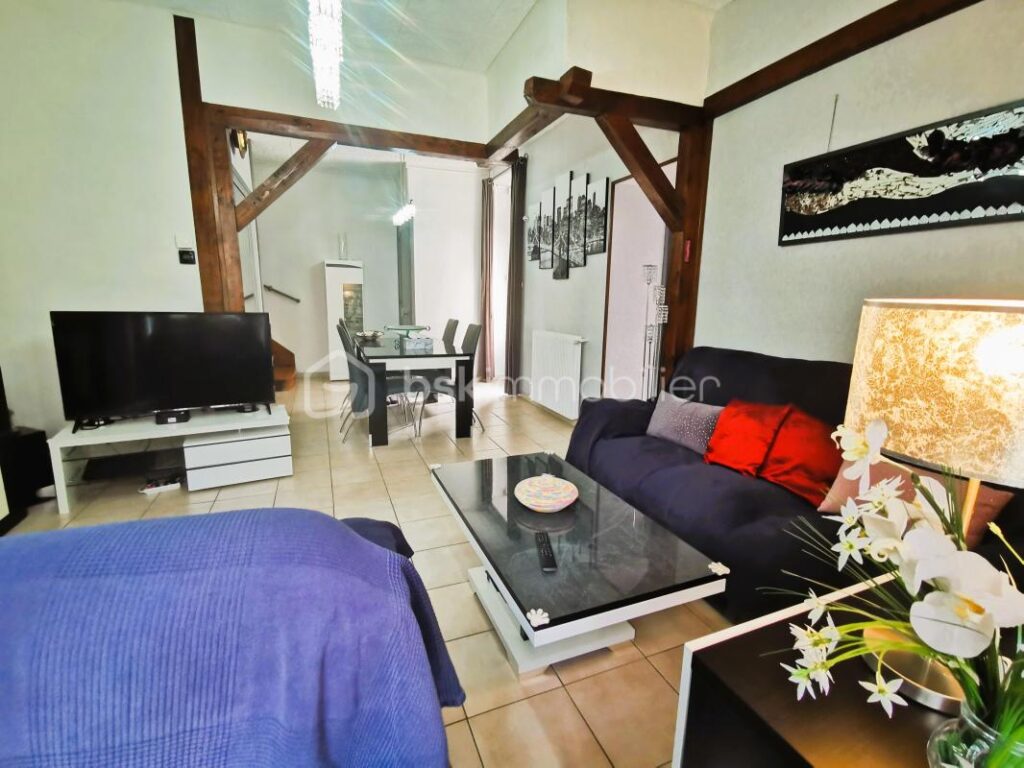 LIVET ET GAVET 38220- Charmante maison familiale de 109m² 3 chambres, bureau, jardin à la vue dégagée – 6 pièces – 3 chambres – 109 m²