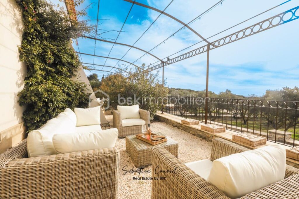 Mireval – Duplex meublé T4 99 m² – Terrasse – Vue étangs et mer – 4 pièces – 3 chambres – 99 m²