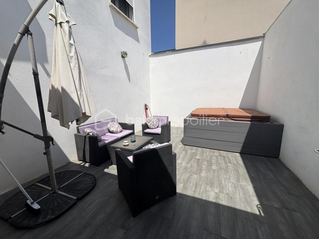 CAPISCOL – VILLA CONTEMPORAINE – 3 CHAMBRES – PISCINE – 4 pièces – 3 chambres – 130 m²