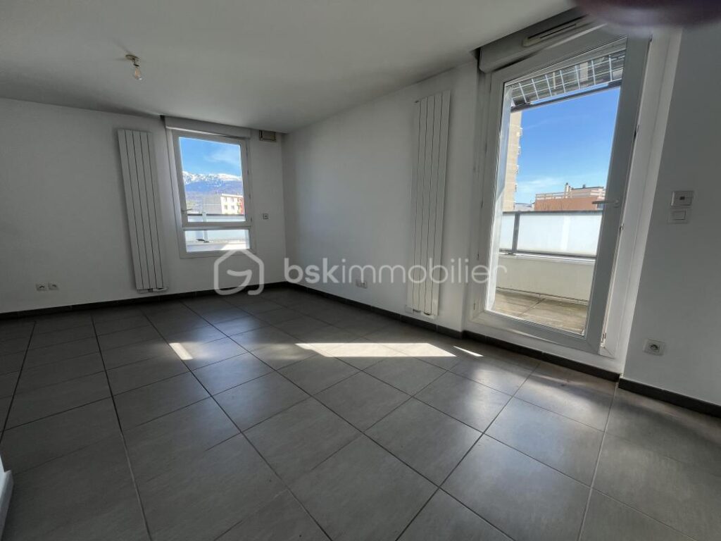 EXCLUSIVITÉ : Vivez au Sommet – T2 bis avec Balcon Panoramique de 25 m² – 3 pièces – 2 chambres – 51 m²