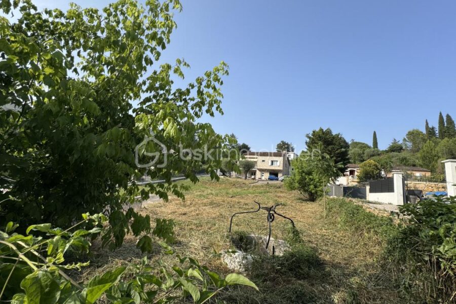 Terrain à vendre à Auribeau sur siagne