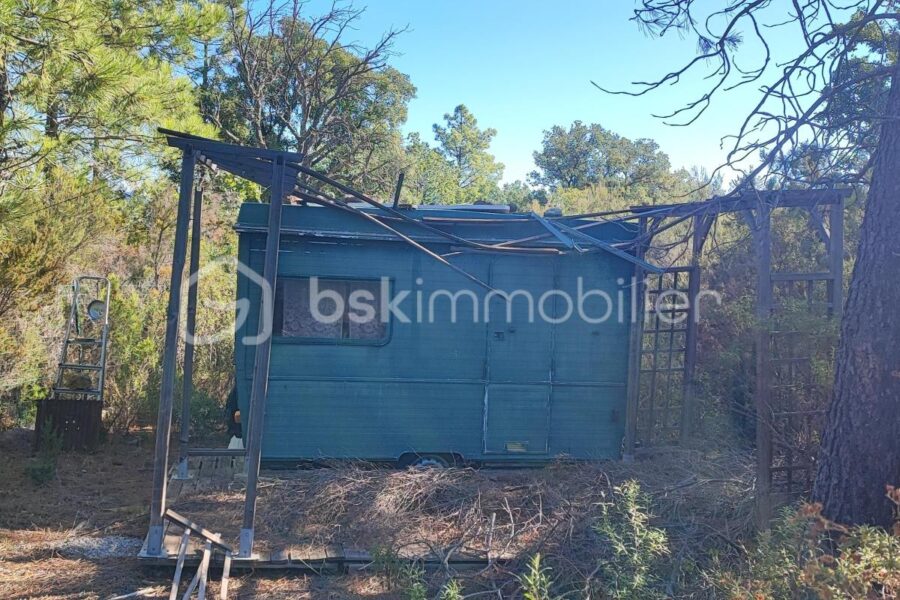Terrain à vendre à Roquebrune sur argens
