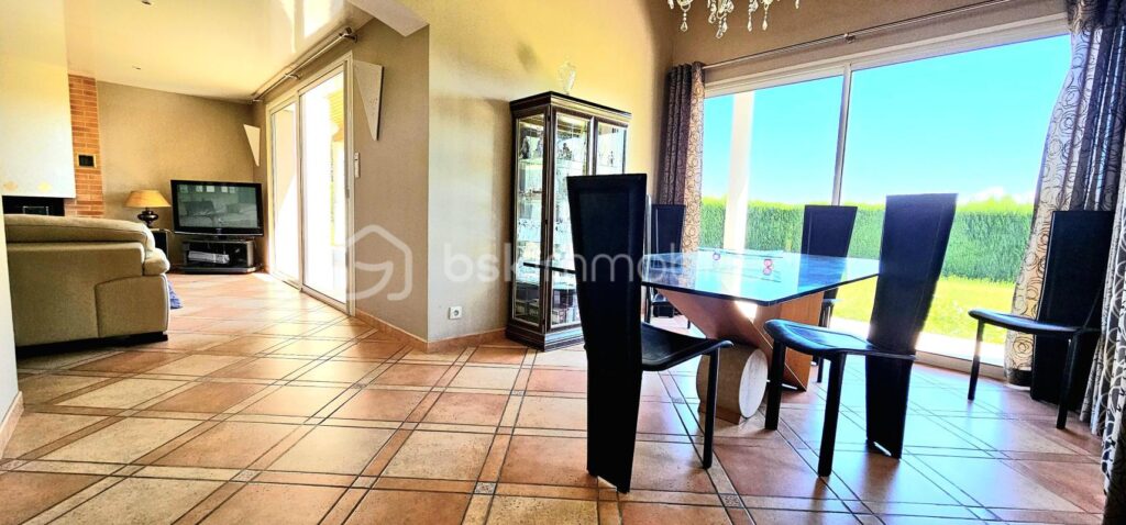 Villa d&rsquo;architecte – 7 pièces – 4 chambres – 181 m²