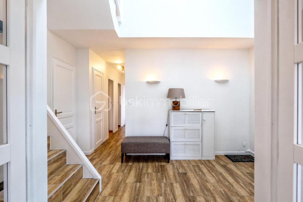 Maison d’architecte de 180m2 – 8 pièces – 7 chambres – 180 m²