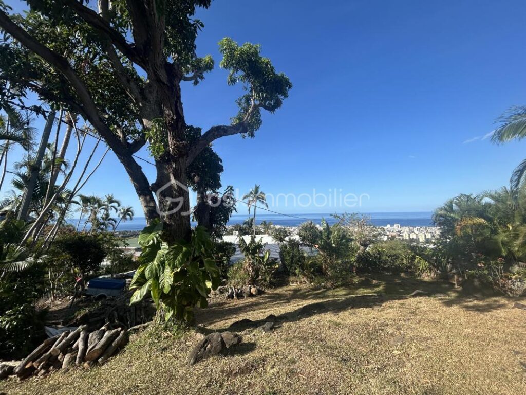 Maison de plain-pied de 181 m² sur un terrain de 1058 m² à Bellepierre – 5 pièces – 4 chambres – 136 m²