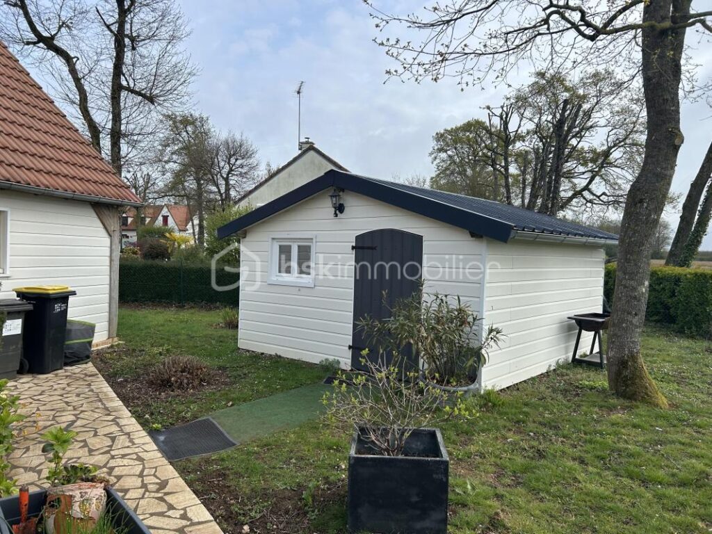 Maison spacieuse et lumineuse de 145m² avec terrasse agréable – 7 pièces – 3 chambres – 145 m²